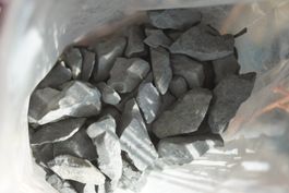 Sofortkauf – 1kg   Schungit-Rohsteine ca. 3 cm
